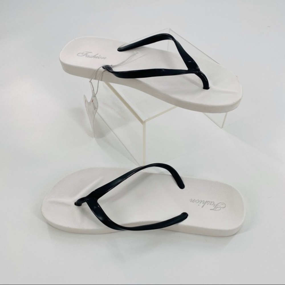 B&W/Adult Slim Strap Flip Flops